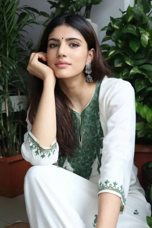 क्या वरुण धवन की प्रेमिका बनेंगी मेधा राणा, 'बॉर्डर 2' में आएंगी नजर?