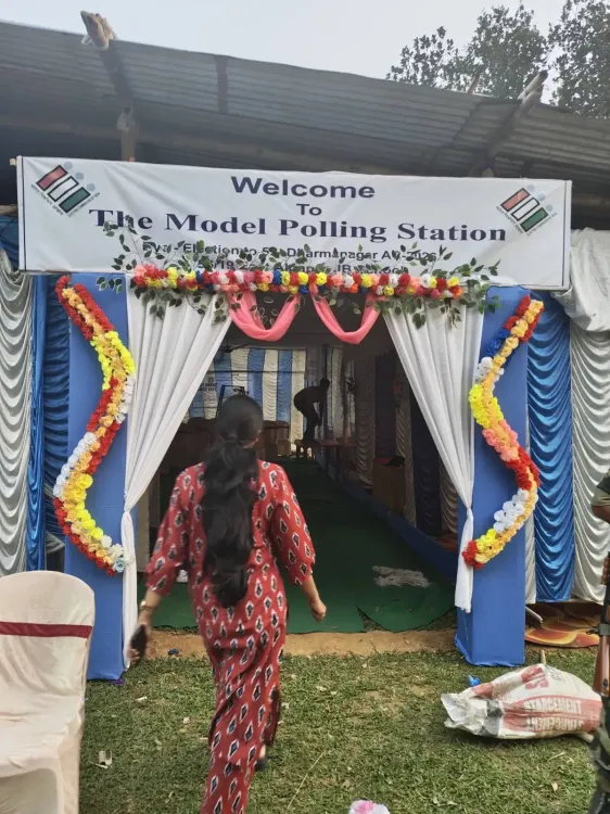 कड़ी सुरक्षा के बीच त्रिपुरा के धर्मनगर में मतदान प्रक्रिया जारी