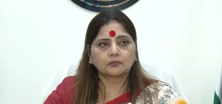 यूपी महिला आयोग अध्यक्ष बबीता सिंह चौहान ने ममता बनर्जी के चुनाव आरोप खारिज किए, बोलीं- हार से ध्यान भटकाने की कोशिश