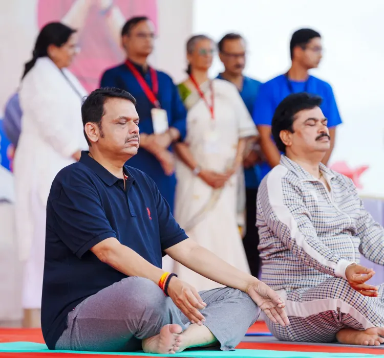 अंतरराष्ट्रीय योग दिवस पर सीएम फडणवीस बोले — योग लाइफस्टाइल बीमारियों का सबसे कारगर समाधान