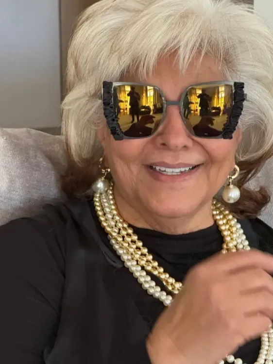 Hrithik Roshan wishes 'mama' Pinkie Roshan on her 73rd birthday
