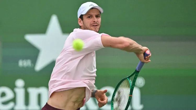 Hurkacz beats Djokovic for first time in Shanghai Masters R2, wins 6-4, 6-4
