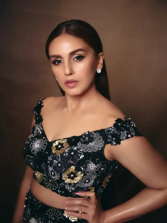 How is Huma Qureshi Translating Gen Z Lingo in Maharani Style?