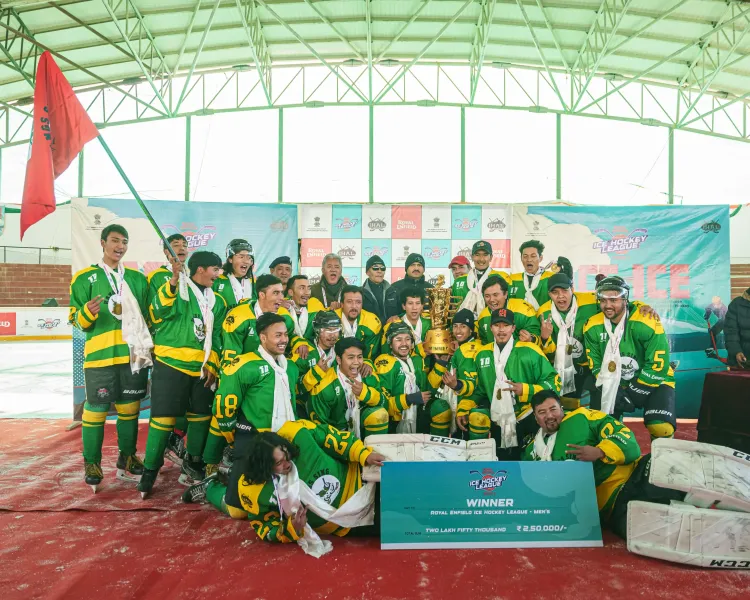 Ice Hockey League: Kang Sings Clinch Season 2 Men's Title with Impressive Victory