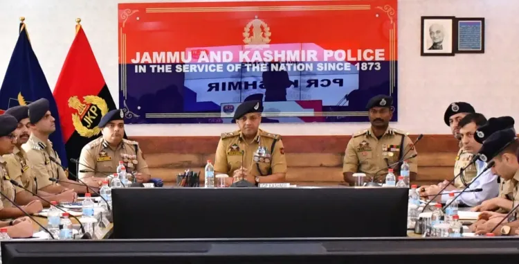 आईजीपी सुजीत कुमार ने पीसीआर कश्मीर में सेंट्रल रेंज की सुरक्षा समीक्षा की, काउंटर-इंसर्जेंसी पर दिए अहम निर्देश