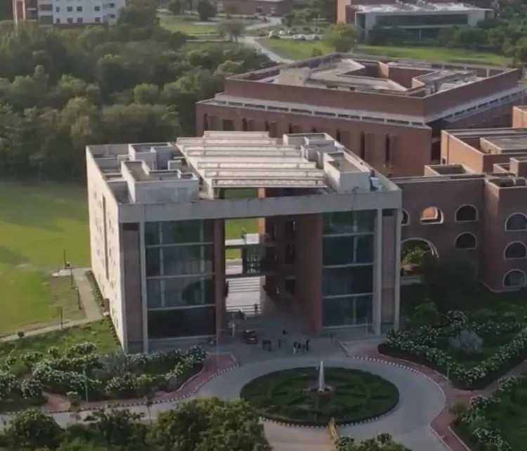 आईआईएम काशीपुर की बड़ी पहल: रेलवे, अस्पताल, पंचायती राज और शिक्षा में बनेंगे कुशल प्रोफेशनल