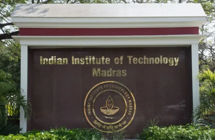 आईआईटी रिसर्च: प्रदूषण के कारण घना कोहरा 800 मीटर की ऊंचाई तक फैलता है