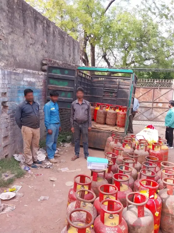 Delhi Police Crack Down on Illegal LPG Racket in Palam; 3 Arrested, 45 Cylinders Seized