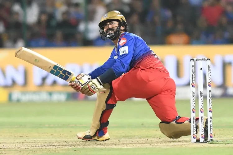 क्या दिनेश कार्तिक अगले सीजन में शारजाह वॉरियर्स से जुड़ रहे हैं?