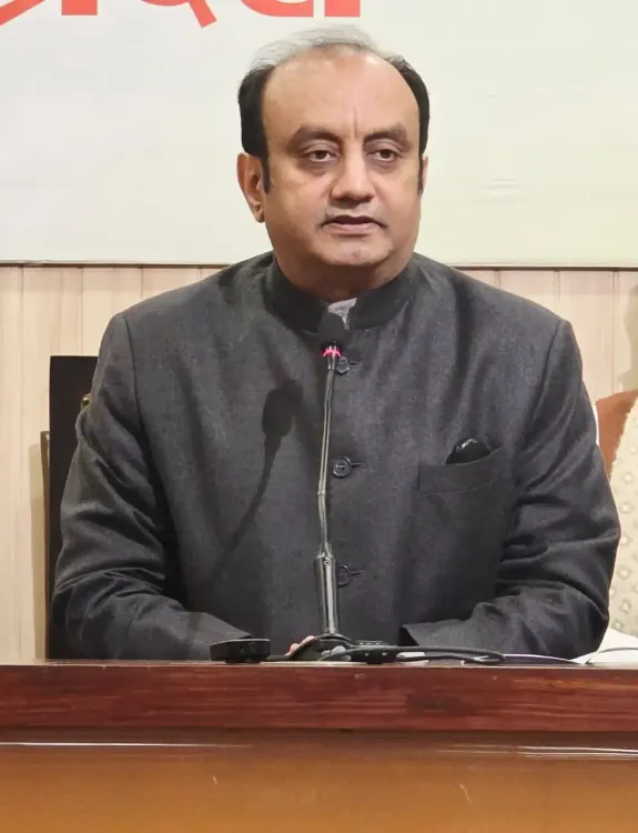 क्या इंडी गठबंधन लोकतंत्र के लिए खतरा है? मोदी बनाम बिखरा विपक्ष : डॉ. सुधांशु त्रिवेदी