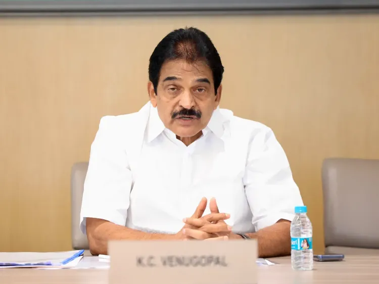 INDIA Bloc to 'publicly impeach' CEC Gyanesh Kumar on Oct 30, Dilli Chalo march on Nov 1