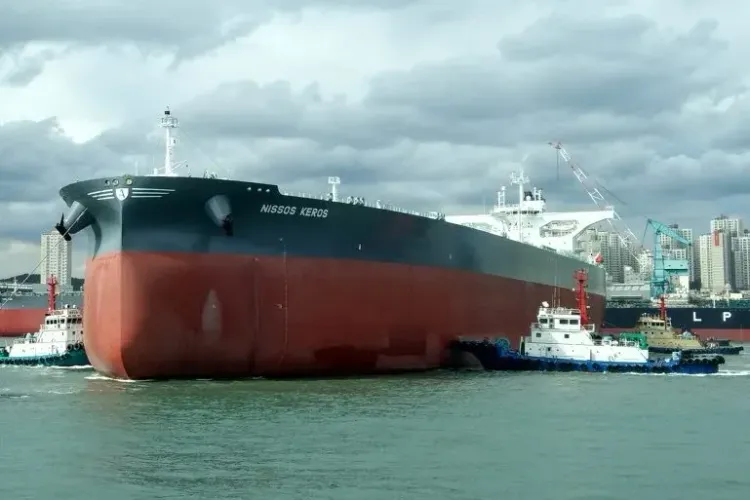 India-bound oil tanker Nissos Keros clears Strait of Hormuz amid Iran standoff