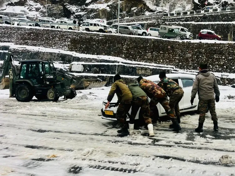 Indian Army Conducts Swift Rescue of 46 Tourists in East Sikkim Amidst Heavy Snowfall