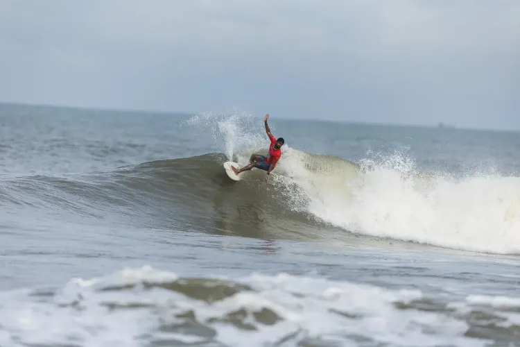 Indian Open of Surfing 2025: Kamali Moorthy leads strong Day 1 at Mangaluru