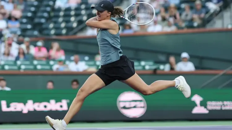 Iga Swiatek Dominates Sakkari; Jessica Pegula Advances in Indian Wells Open