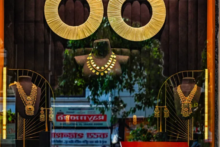 India organised gold jewellery retail revenue to grow 20-25% in FY27: Crisil