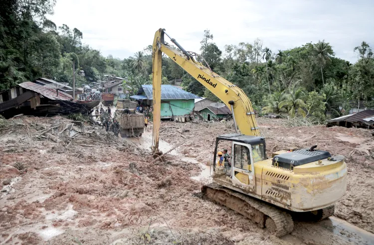 क्या इंडोनेशिया में बाढ़ से प्रभावितों के लिए रेस्क्यू ऑपरेशन जारी है?