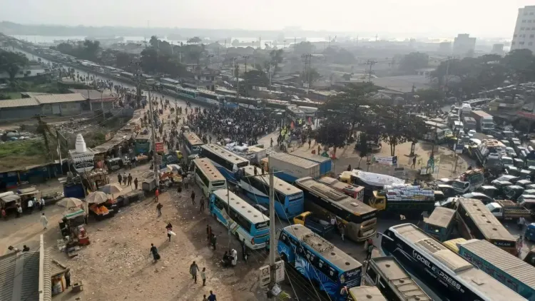 क्या इंसाफ की मांग को लेकर सड़कों पर उतरे हैं हादी के समर्थक?