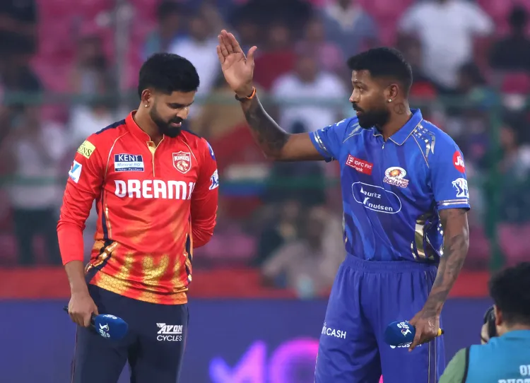 आईपीएल 2026: पीबीकेएस ने एमआई के खिलाफ टॉस जीतकर गेंदबाजी चुनी, रोहित और सैंटनर बाहर