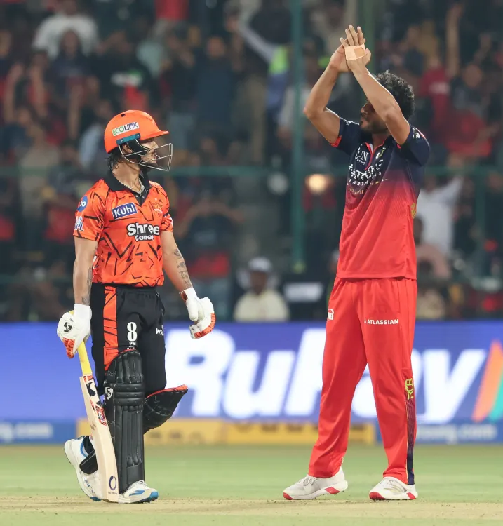 Irfan Pathan Critiques Sunrisers Hyderabad's Responsibility After Early Wickets in IPL 2026 Opener