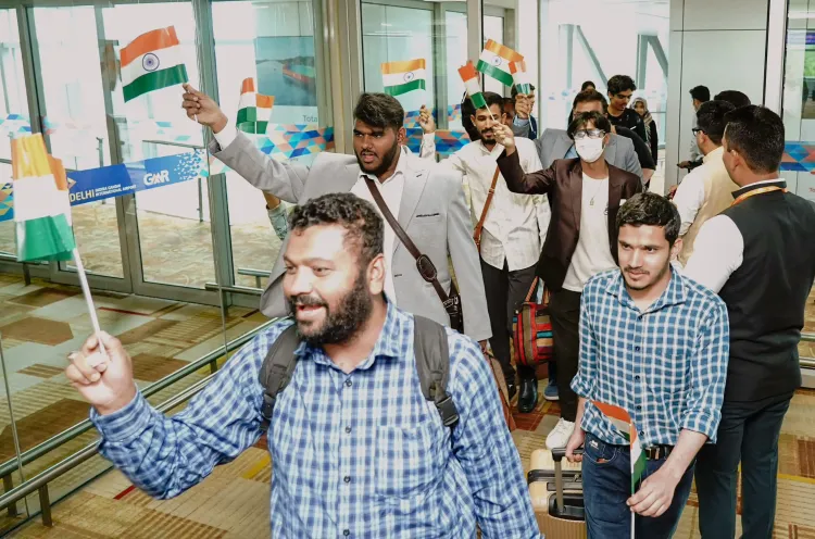 क्या ईरान में पढ़ रहे छात्रों के पासपोर्ट दिलाने और हालात बिगड़ने पर निकासी की व्यवस्था की जाएगी?