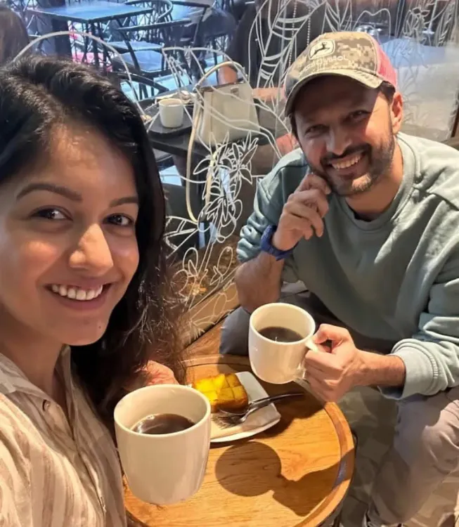 Ishita Dutta, Vatsal Sheth enjoy coffee date after son's hospital scare