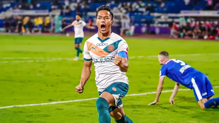 ISL 2025: Mumbai City FC Secures Playoff Spot with 2-0 Victory Over Bengaluru FC