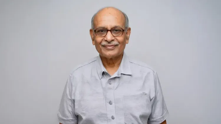 कविता के सुरों में जीवन के द्वंद्व को बुनने वाले कवि दिनेश कुमार शुक्ल