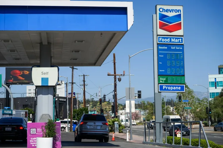 तेल की कीमतों में बढ़ोतरी: अमेरिका-इजरायल और ईरान की स्थिति का प्रभाव, नेपाल-बांग्लादेश में बदलाव