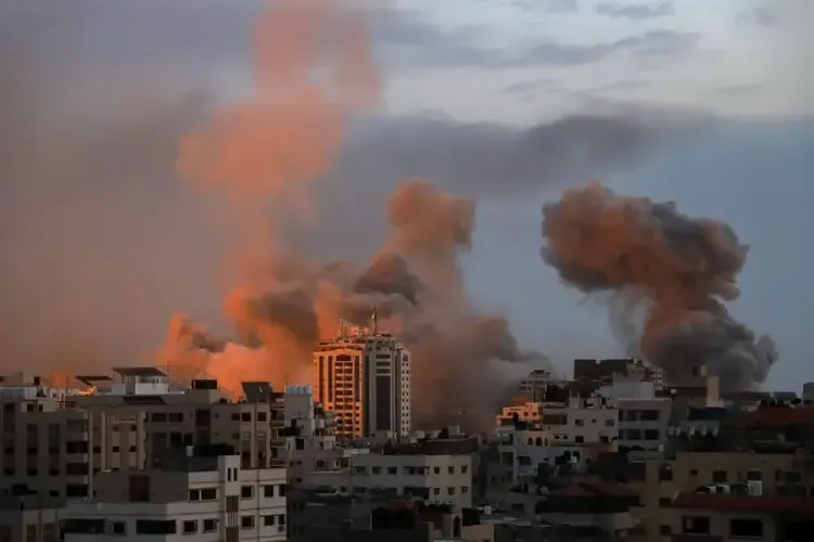 Israel Reports Airstrikes Targeting Hamas and Hezbollah