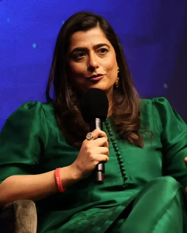 Did Sana Mir's comment about 'Azad Kashmir' spark controversy?