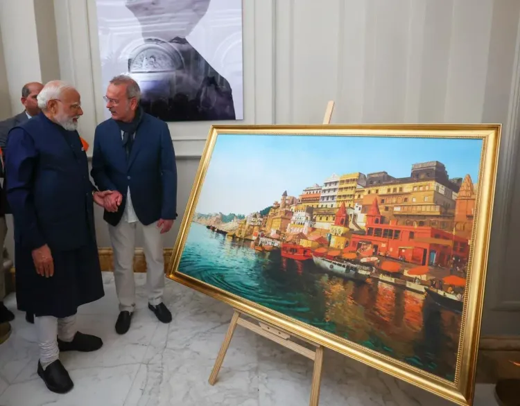 Italian artist Giampaolo Tomassetti gifts Modi a Varanasi ghats painting in Rome
