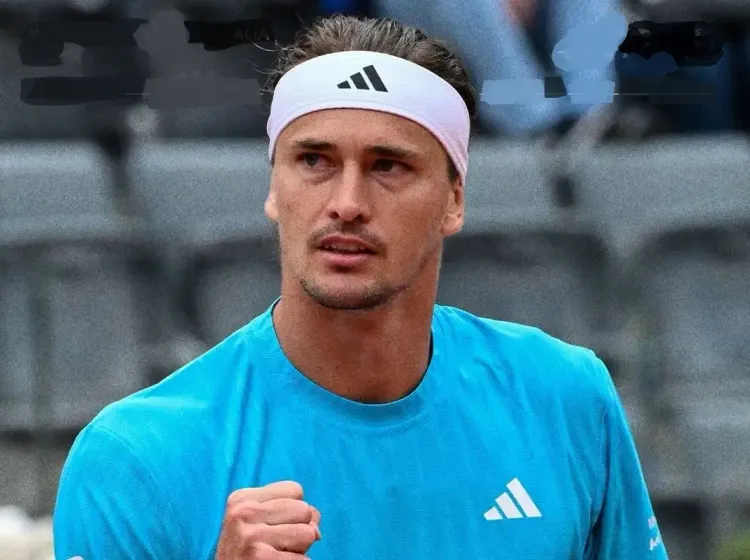 Zverev dismantles Blockx 6-1, 6-4; Ruud advances at Italian Open