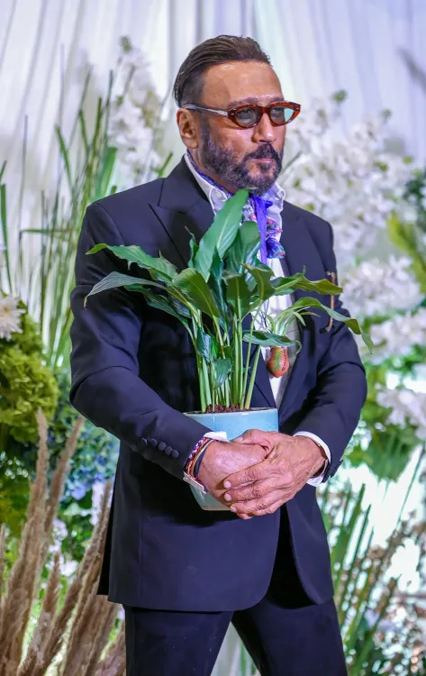 Jackie Shroff salutes film set workers: 'These are the real backbone'