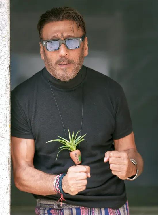 Jackie Shroff honours Mithun Chakraborty at 76, remembers Hemant Kumar on 106th birth anniversary