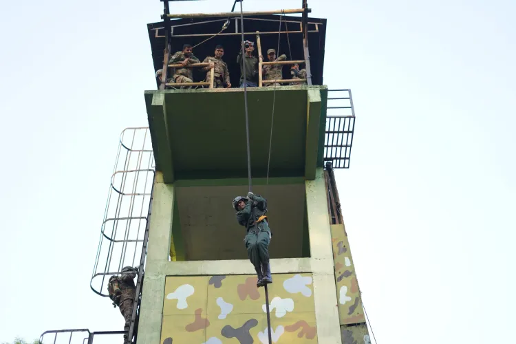 क्या भारत-श्रीलंका की सेना जहरीले सांपों से निपटने का अभ्यास कर रही है?