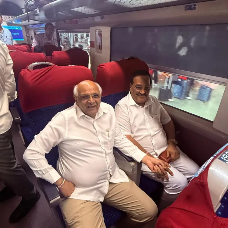 Jal Shakti Minister Paatil, Gujarat CM Discuss State's Future on Vande Bharat