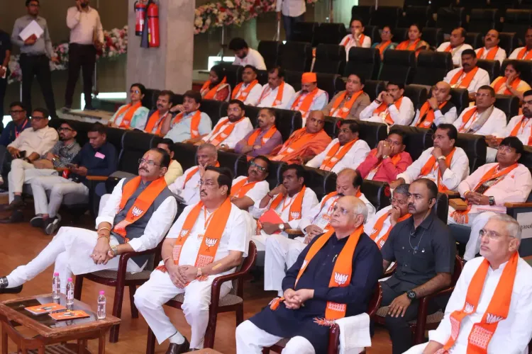 Jal Shakti Minister Paatil joins Mann Ki Baat session in Surat