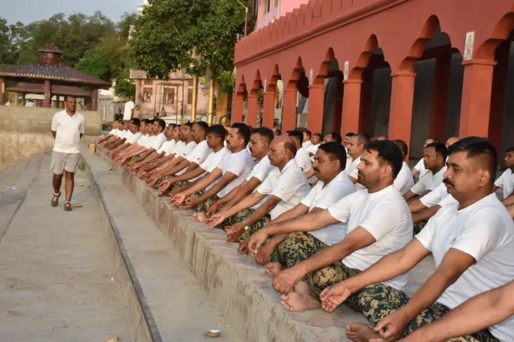 अंतरराष्ट्रीय योग दिवस 2026: चिनाब नदी तट पर बीएसएफ जवानों का योगाभ्यास, जम्मू-कश्मीर में श्रृंखलाबद्ध कार्यक्रम