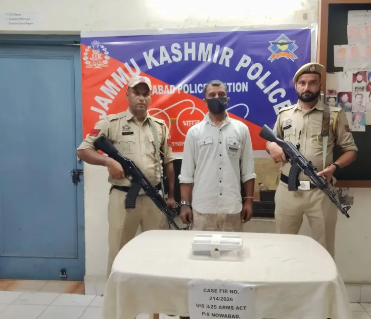 जम्मू के ज्वेल इलाके से देसी पिस्तौल के साथ युवक गिरफ्तार, पंजाब में AK-47 और ग्रेनेड भी बरामद