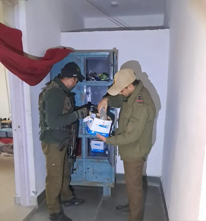 क्या जम्मू-कश्मीर पुलिस ने डॉक्टरों के लॉकरों के दुरुपयोग को रोकने के लिए चेकिंग अभियान चलाया?