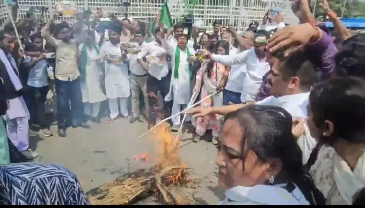 जमुई छात्रा बदसलूकी: पटना में राजद महिला विंग का विरोध मार्च, CM से इस्तीफे की माँग