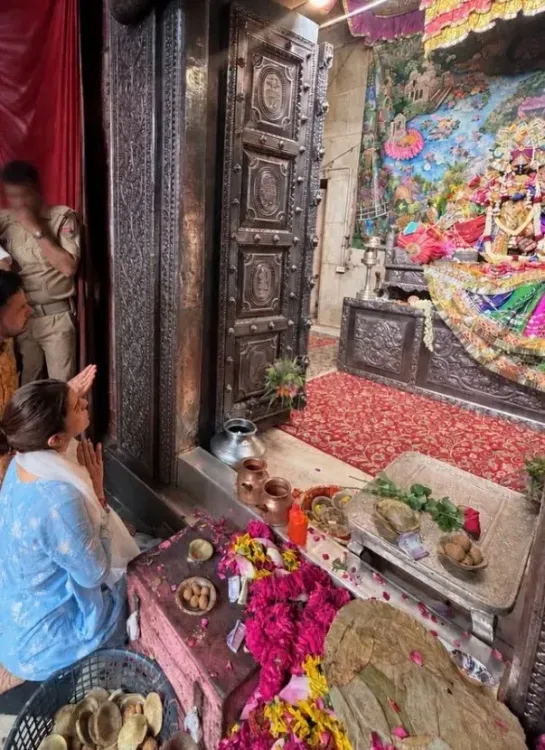 जन्माष्टमी पर निमरत कौर की ब्रज यात्रा: बांके बिहारी दर्शन से बरसाना की कृष्ण लीला तक
