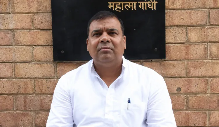 मध्य प्रदेश: कांग्रेस विधायक पंकज उपाध्याय का विधानसभा के बाहर धरना, चार सत्रों से प्रश्न निरस्त होने का आरोप