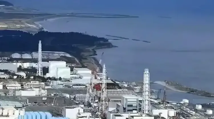 क्या जापान की परमाणु महत्वाकांक्षाओं पर अंकुश लगाना आवश्यक है?