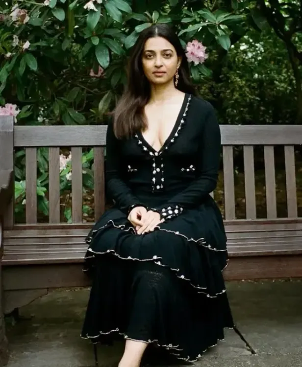 क्या जीवन में हर चीज को पकड़कर रखना आवश्यक है? : राधिका आप्टे