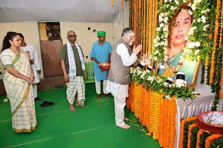 Jharkhand Governor Gangwar visits CM Soren's village to pay tribute