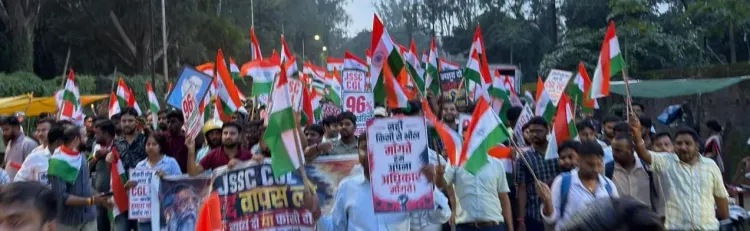 जेएसएससी-सीजीएल रद्द: रांची में 1,975 चयनित अभ्यर्थियों की तिरंगा यात्रा, फैसला वापस लेने की मांग