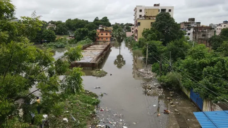 झारखंड में भारी बारिश: जमशेदपुर-पलामू में बाढ़ का खतरा, मेदिनीनगर के 200 से अधिक घर जलमग्न