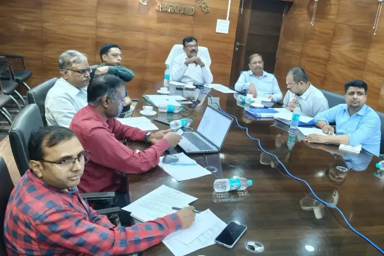 झारखंड SIR: CEO के. रवि कुमार का निर्देश — अधूरे दस्तावेज़ वाले मतदाताओं तक पहुँचे अधिकारी